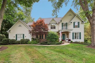 508 Manor Brook Dr, Chagrin Falls, OH 44022