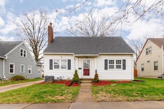 919 Denver St, Waterloo, IA 50702