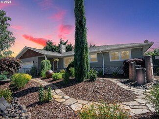 906 SE 166th Place, Portland, OR 97233