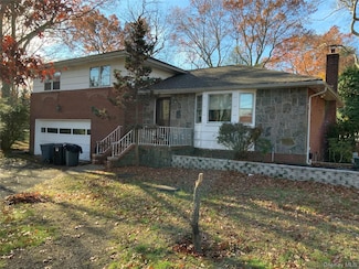 20 Gildare Dr, East Northport, NY 11731