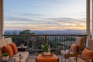 1335 Wikiup Dr, Santa Rosa, CA 95403