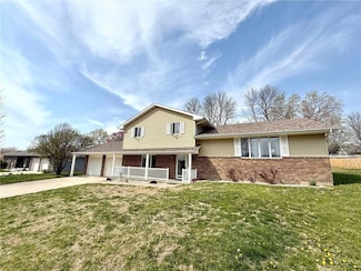 715 W Lincoln St, Maryville, MO 64468