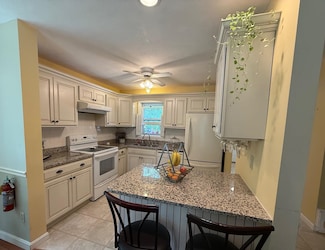107 Saybrook Rd, Essex Junction, VT 05452