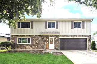 532 N Joyce St, Lombard, IL 60148