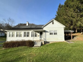 125 Old Court St, Fayetteville, WV 25840