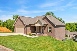 686 Carrington Blvd, Lenoir City, TN 37771