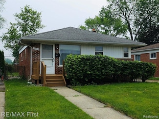 22712 Amherst St, Saint Clair Shores, MI 48081