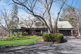 580 Standish Dr, Deerfield, IL 60015