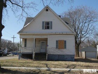 1933 S 2nd St, Springfield, IL 62704