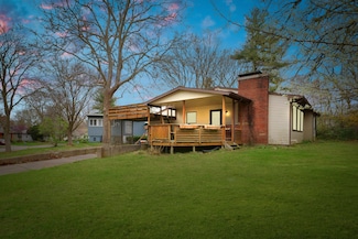 302 Flora Dr, Champaign, IL 61821