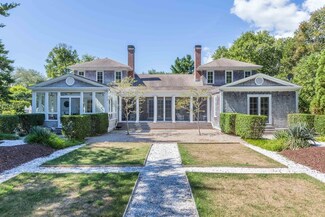 77 Elm St, South Dartmouth, MA 02748