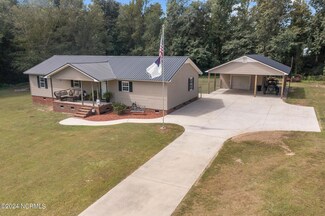 5704 S North Carolina 50 Hwy, Wallace, NC 28466