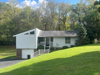 105 E Mountainview Ave, Bluefield, VA 24605