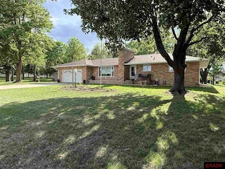 2312 2312 N Highland Ave, New Ulm, MN 56073