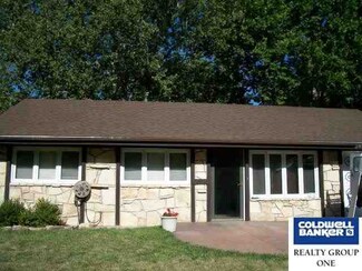 1505 Hartford Rd, Manhattan, KS 66502