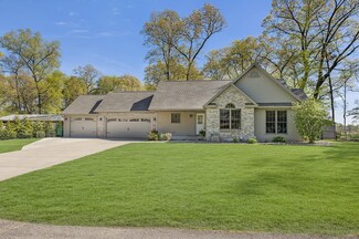 23233 South St, Edwardsburg, MI 49112
