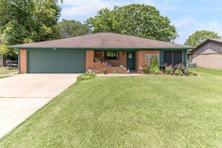 1448 Camellia Dr, Sweeny, TX 77480