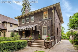 1377 Bishop Rd, Grosse Pointe Park, MI 48230