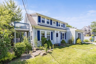 281 Gosnold St, Hyannis, MA 02601