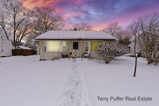 2206 Oak Ave, Muskegon, MI 49445