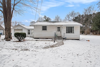 56759 Sundown Rd, South Bend, IN 46619