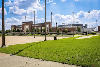 125 Pine St, Hempstead, TX 77445