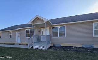 22 Windy Ln, Jersey Shore, PA 17740