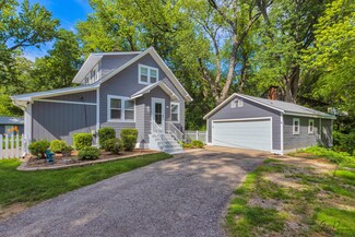 27774 W Ridge St, Ingleside, IL 60041