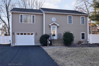 136 Bishop Hill Rd, Johnston, RI 02919