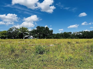 514 E Trapnell Rd, Plant City, FL 33566