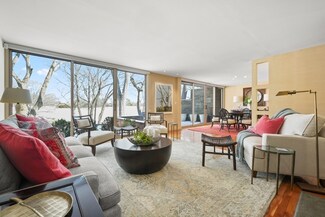 67 Fairgreen Place Unit 20, Chestnut Hill, MA 02467