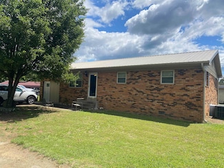 832 Park St, Worthington, KY 41183