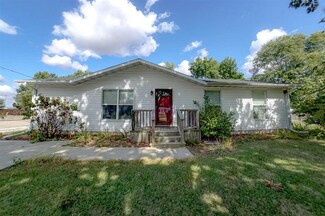 807 W Fortune St, Virden, IL 62690
