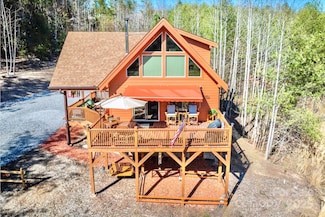 6033 Low Country Rd, Lenoir, NC 28645