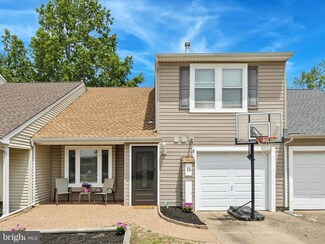 11 Aldeberan Dr, Blackwood, NJ 08012