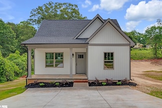 113 N Spencer St, Duncan, SC 29334