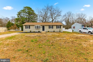 114 S River Dr, Williamstown, NJ 08094