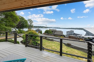 11321 N Lakeshore Dr, Lake Stevens, WA 98258