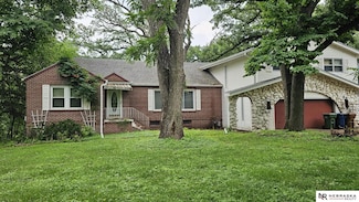 517 Bellevue Blvd N, Bellevue, NE 68005
