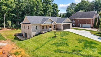 6249 Hayden Dr, Hickory, NC 28601