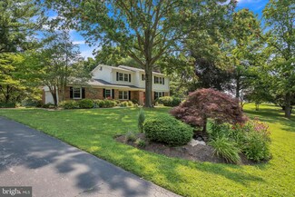 8713 Garfield Dr, Gaithersburg, MD 20882
