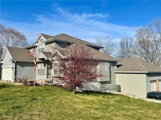 2517 SW Locust St, Oak Grove, MO 64075
