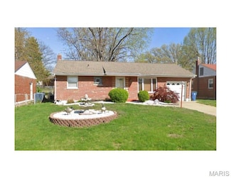 9204 Kit Dr, Saint Louis, MO 63123