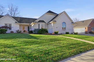 151 Willowood Cir, Bowling Green, OH 43402