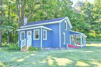 282 Pond Rd, Honeoye Falls, NY 14472