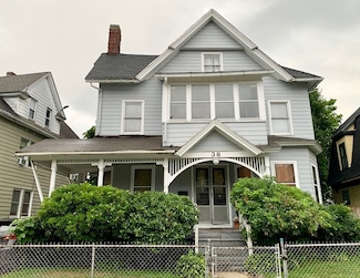 38 Berkeley St, Springfield, MA 01109