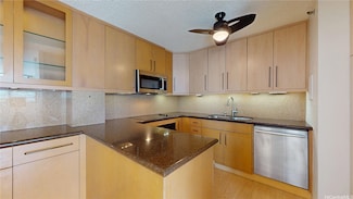 1808 Punahou St Unit 902, Honolulu, HI 96822
