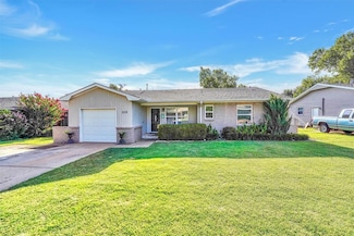 309 S 24th St, Clinton, OK 73601