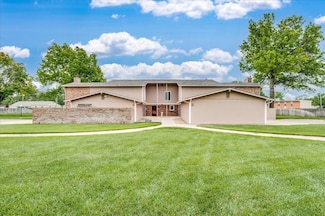 2210 Dover Dr, Hutchinson, KS 67502