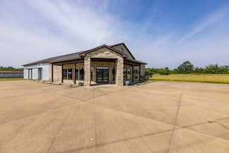 1910 E Jackson St, Hugo, OK 74743